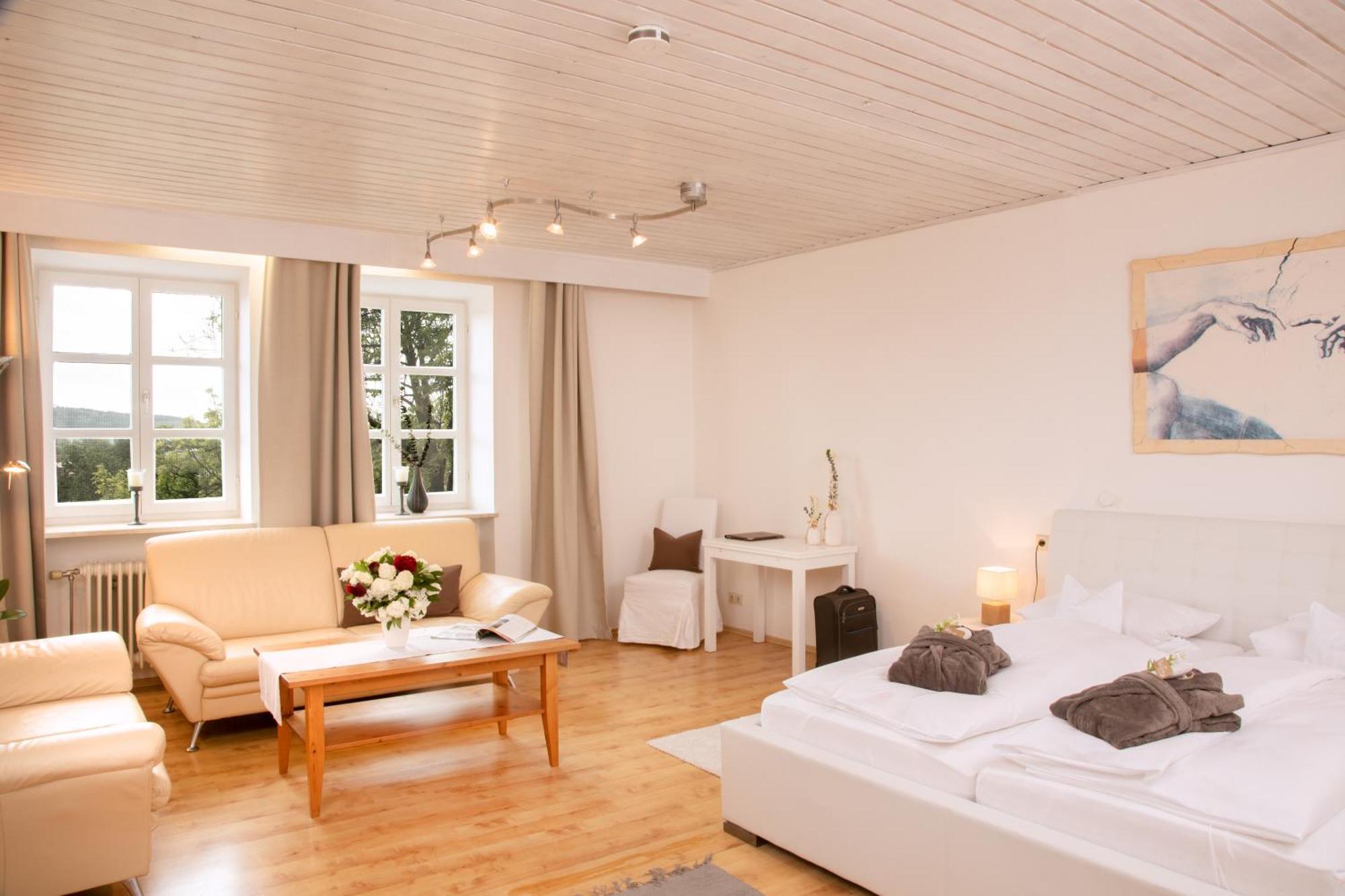 Hotel Alter Weissbraeu Бад-Бирнбах Экстерьер фото