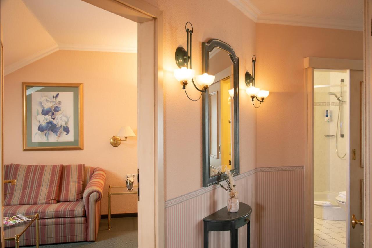 Hotel Alter Weissbraeu Бад-Бирнбах Экстерьер фото