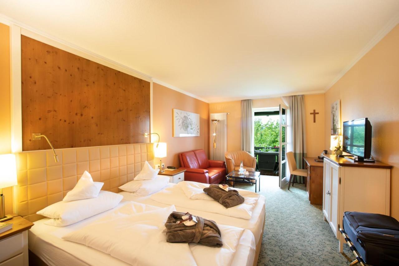 Hotel Alter Weissbraeu Бад-Бирнбах Экстерьер фото