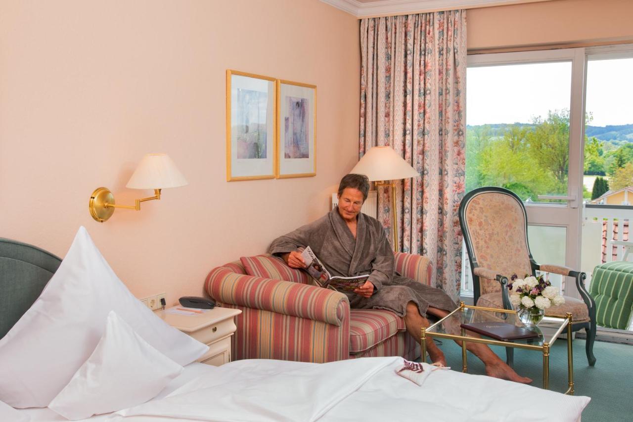 Hotel Alter Weissbraeu Бад-Бирнбах Экстерьер фото